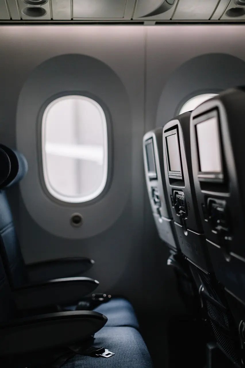 How to Survive Long Flights: Essential Tips for Comfort and Sanity